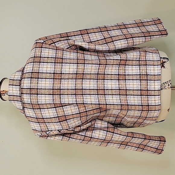 MELLODAY plaid waist length flannel jacket.  Pockets.  Size is Small. - Picture 3 of 7